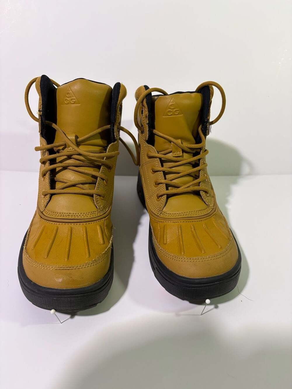 Nike ACG Woodside 2 High Size 4.5Y Wheat Boots